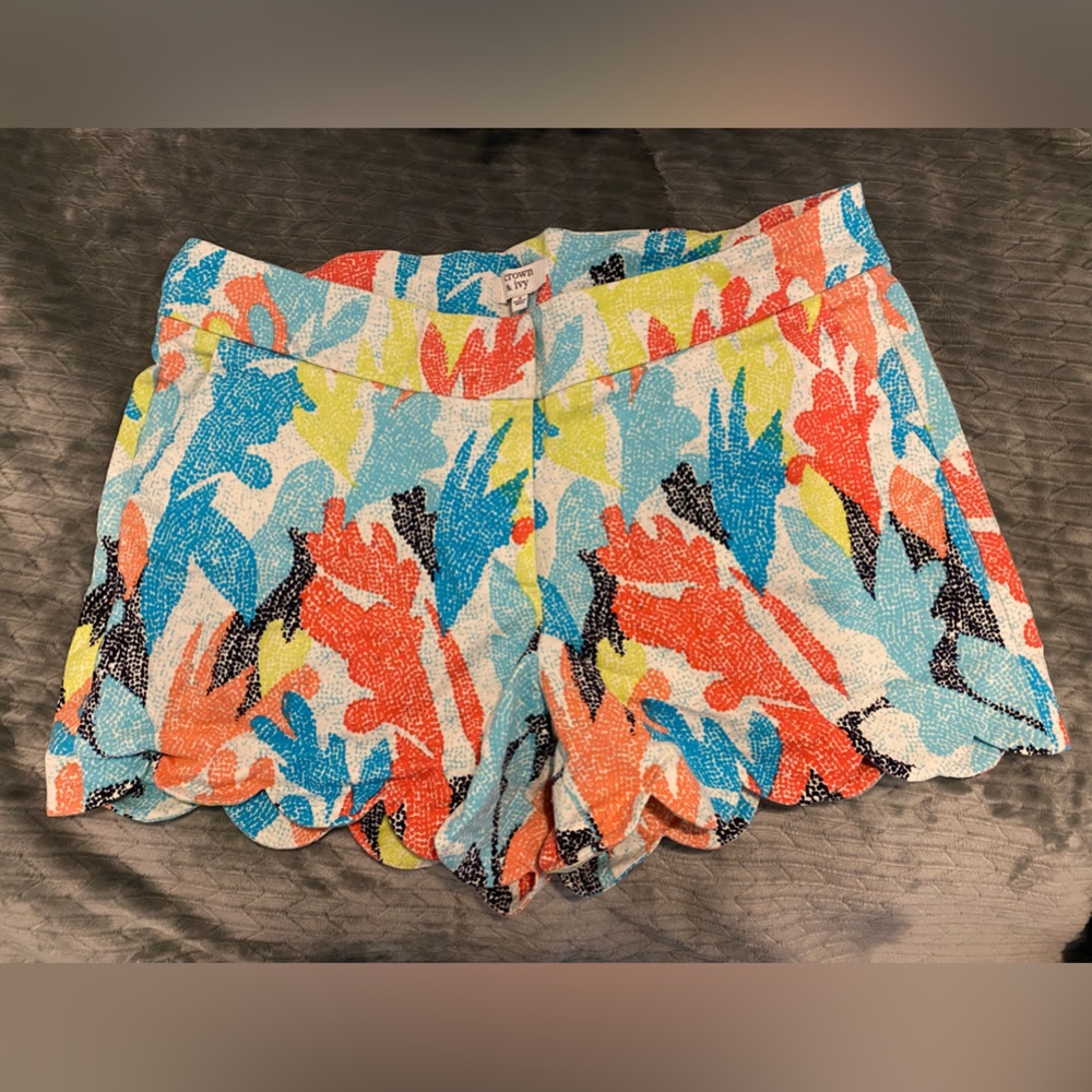 Crown & Ivy size 8 shorts